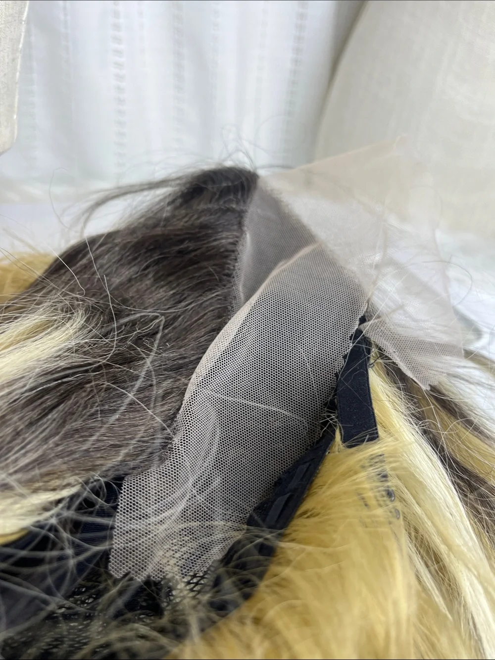 DWY Lace front NWT Ombre Blonde Wavy wig with Subtle Ash Highlights